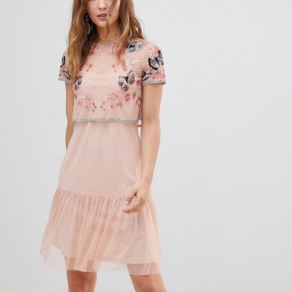 🍒NWT🍒 FROCK & FRILL EMBELLISHED BLUSH DRESS